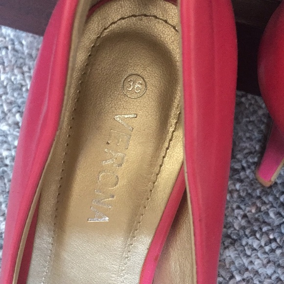 Verona Heels - Picture 2 of 5